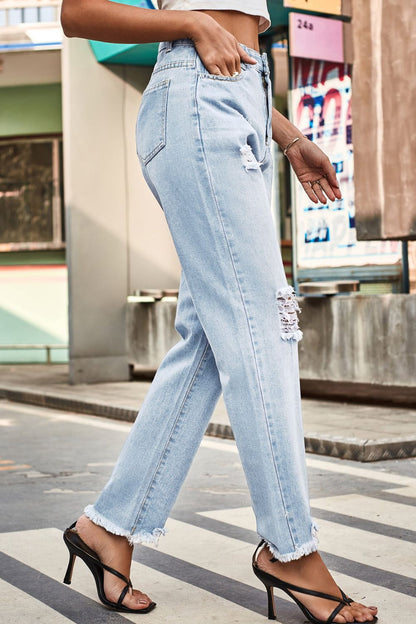 Distressed Buttoned Loose Fit Jeans