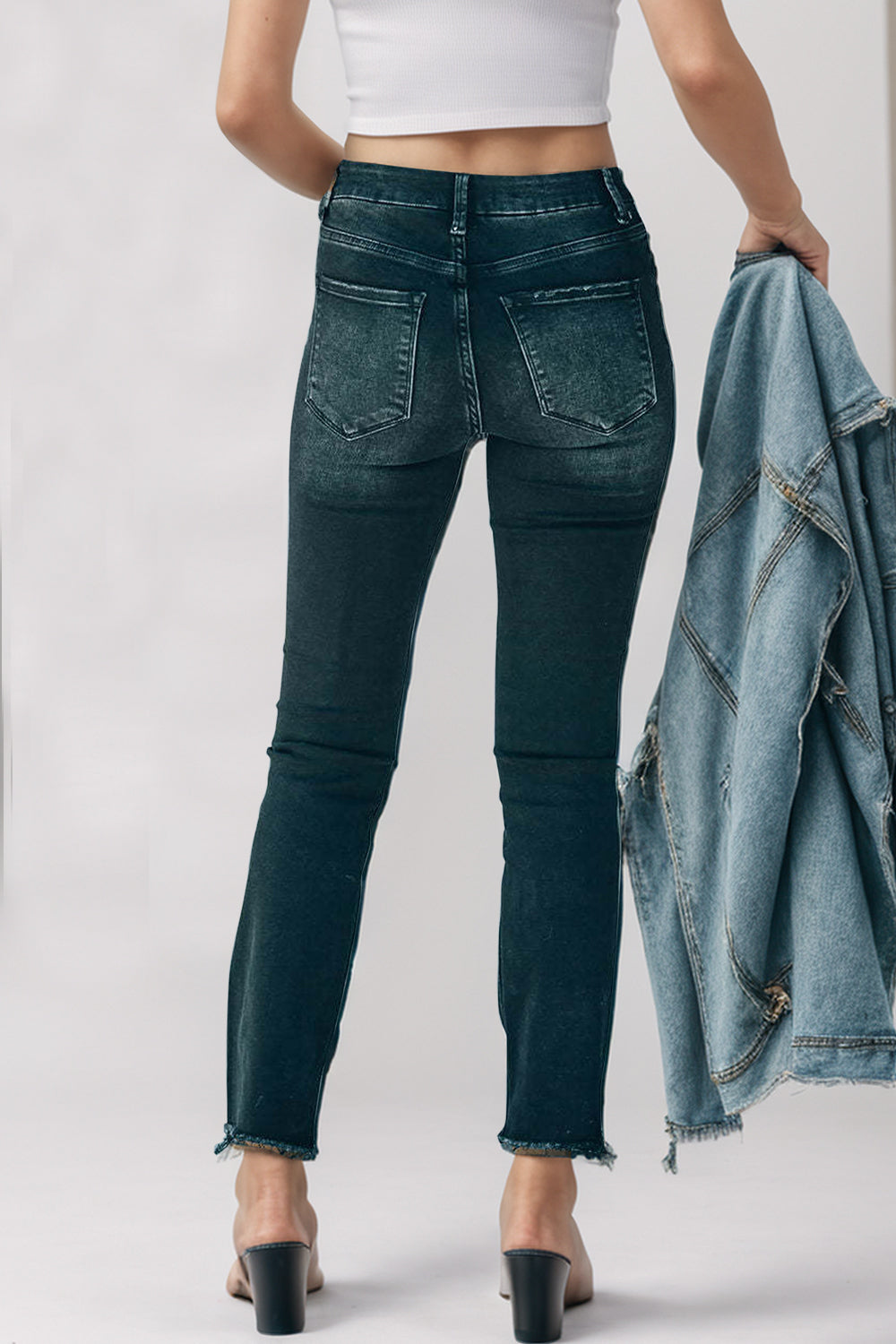 Mid-Rise Waist Skinny Jeans with Pockets