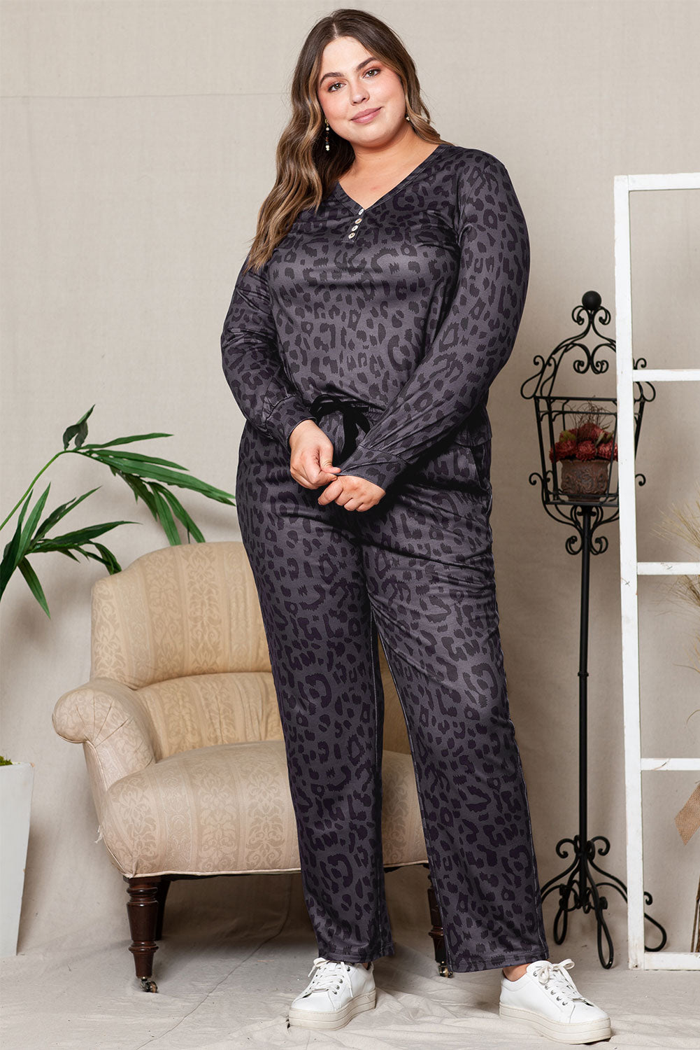 Plus Size Leopard Print V-Neck and Slim Fit Pants Lounge Set