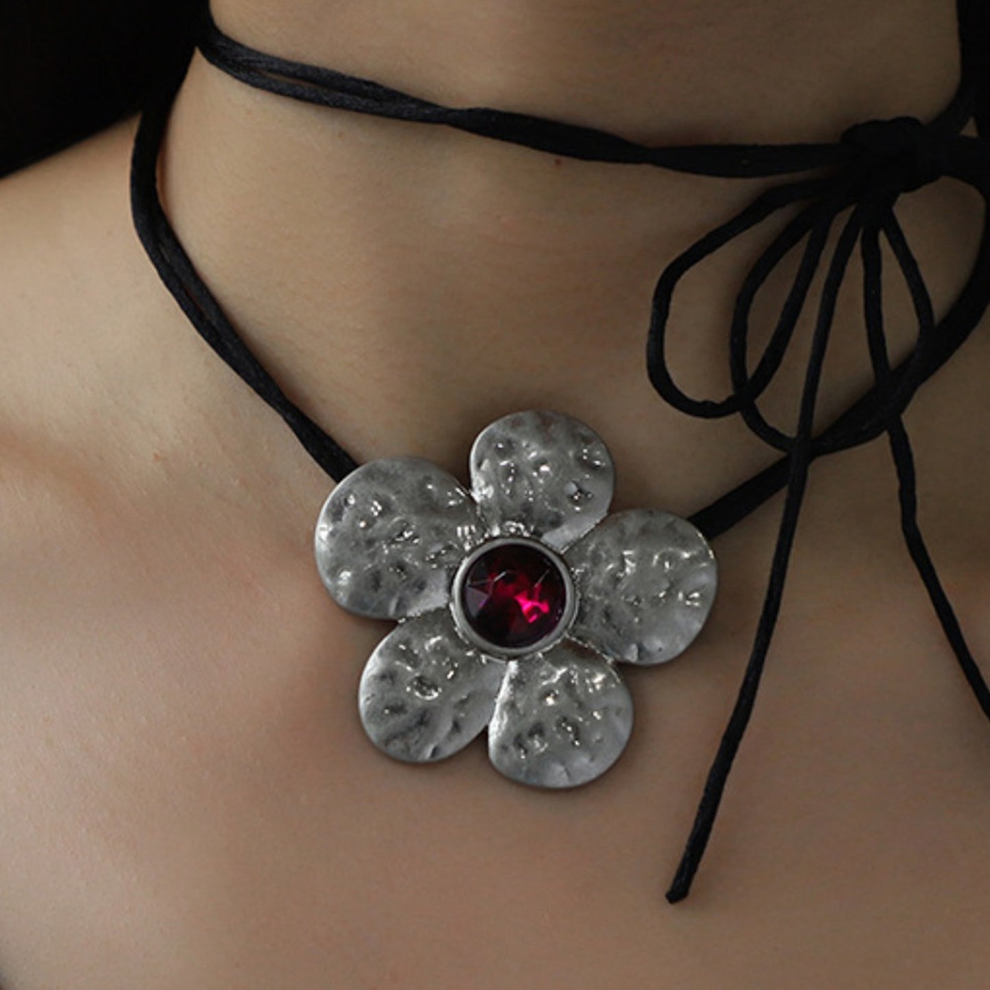 Tied Alloy Rhinestone Flower Shape Necklace