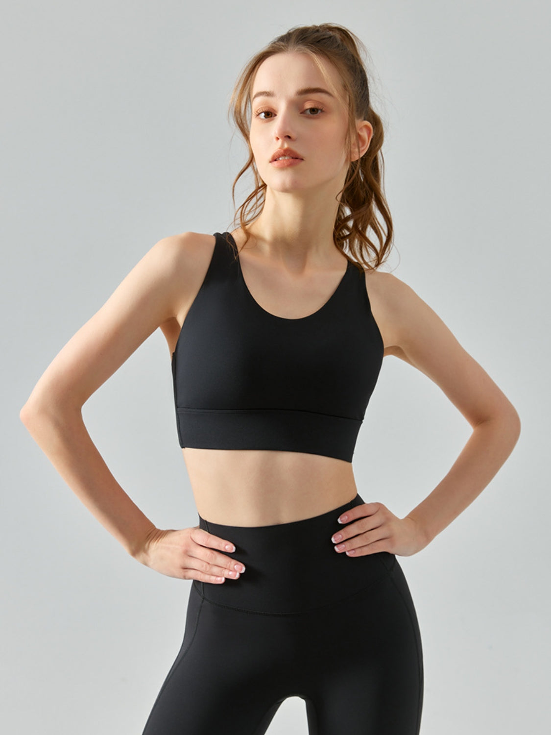 Round Neck Racerback Active Bra